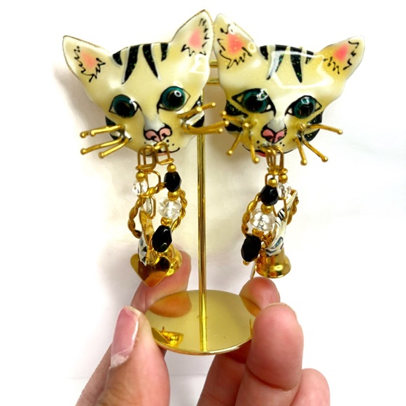 Lunch At The Ritz Cat Face Earrings - Picture 9 of 9